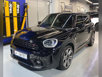Mini  Cooper  CountryMan  2022  Automatic  78,000 Km  4 Cylinder  Rear Wheel Drive (RWD)  Hatchback  Black  With Warranty
