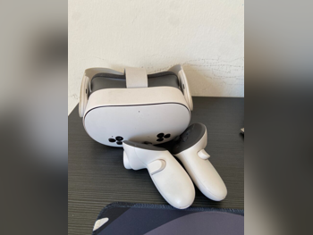 Meta  - Standalone  Wireless  Knuckles Included