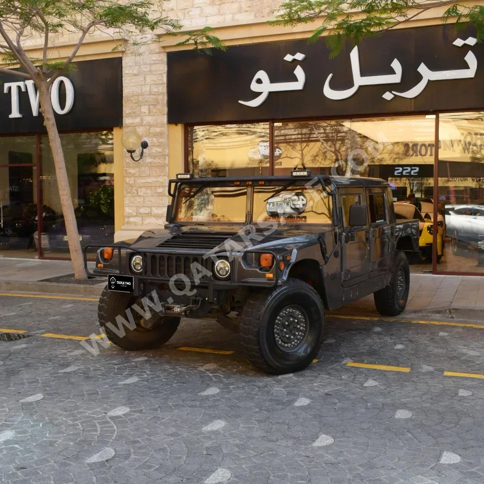 همر  اتش 1  1994  اوتوماتيك  74,900 كم  8 سلندر  دفع رباعي  اس يو في  رمادي