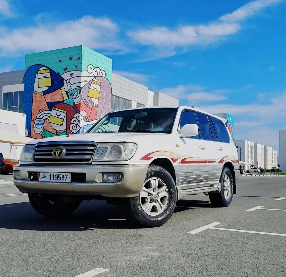Toyota  Land Cruiser  GXR  2005  Automatic  452,000 Km  6 Cylinder  Four Wheel Drive (4WD)  SUV  Beige and Brown