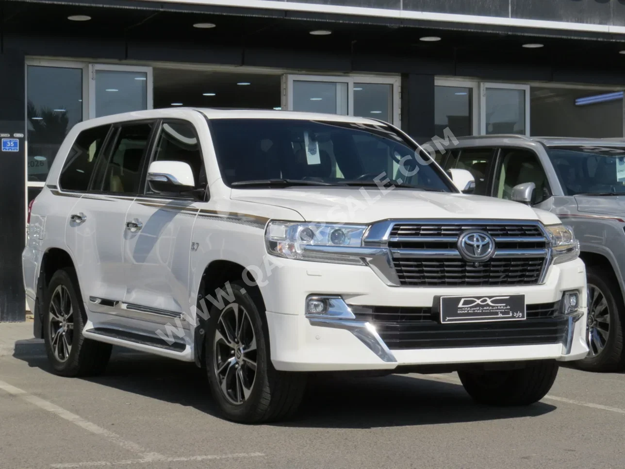 Toyota  Land Cruiser  VXR  2020  Automatic  148,000 Km  8 Cylinder  Four Wheel Drive (4WD)  SUV  White