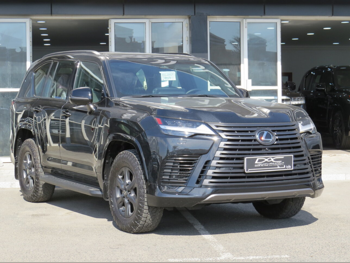 لكزس  ال اكس  600 اوفرتريل  2025  اوتوماتيك  38,000 كم  6 سلندر  دفع رباعي  اس يو في  أسود  تحت الضمان