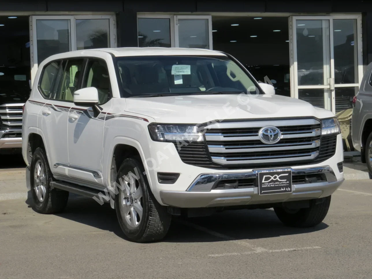 تويوتا  لاند كروزر  جي اكس ار  2024  اوتوماتيك  5,000 كم  6 سلندر  دفع رباعي  اس يو في  أبيض  تحت الضمان
