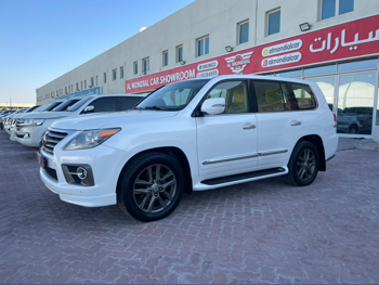 لكزس  ال اكس  570  2013  اوتوماتيك  308,000 كم  8 سلندر  دفع رباعي  اس يو في  أبيض