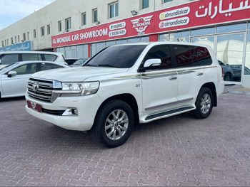 تويوتا  لاند كروزر  في اكس ار  2018  اوتوماتيك  248,000 كم  8 سلندر  دفع رباعي  اس يو في  أبيض
