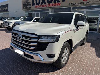 Toyota  Land Cruiser  GXR  2022  Automatic  83,000 Km  6 Cylinder  Four Wheel Drive (4WD)  SUV  White