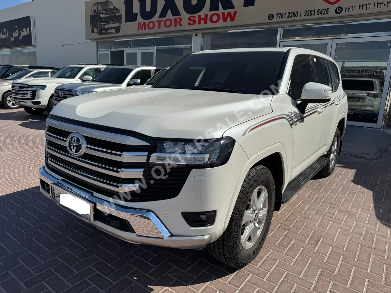Toyota  Land Cruiser  GXR  2022  Automatic  83,000 Km  6 Cylinder  Four Wheel Drive (4WD)  SUV  White
