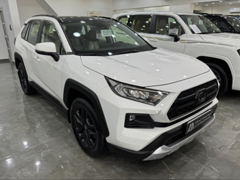Toyota  Rav 4  2025  Automatic  0 Km  4 Cylinder  Four Wheel Drive (4WD)  SUV  White  With Warranty