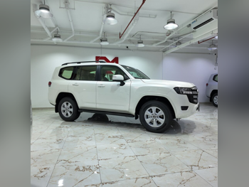 تويوتا  لاند كروزر  جي اكس ار  2025  اوتوماتيك  0 كم  6 سلندر  دفع رباعي  اس يو في  أبيض  تحت الضمان