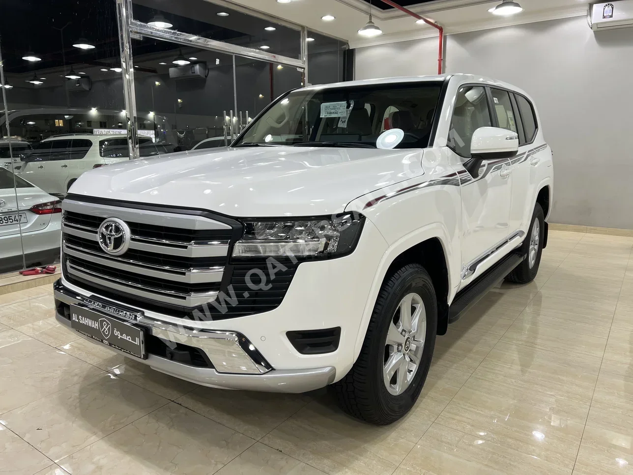 تويوتا  لاند كروزر  جي اكس ار  2024  اوتوماتيك  5,000 كم  6 سلندر  دفع رباعي  اس يو في  أبيض