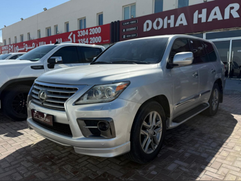 Lexus  LX  570  2013  Automatic  406,000 Km  8 Cylinder  Four Wheel Drive (4WD)  SUV  Silver