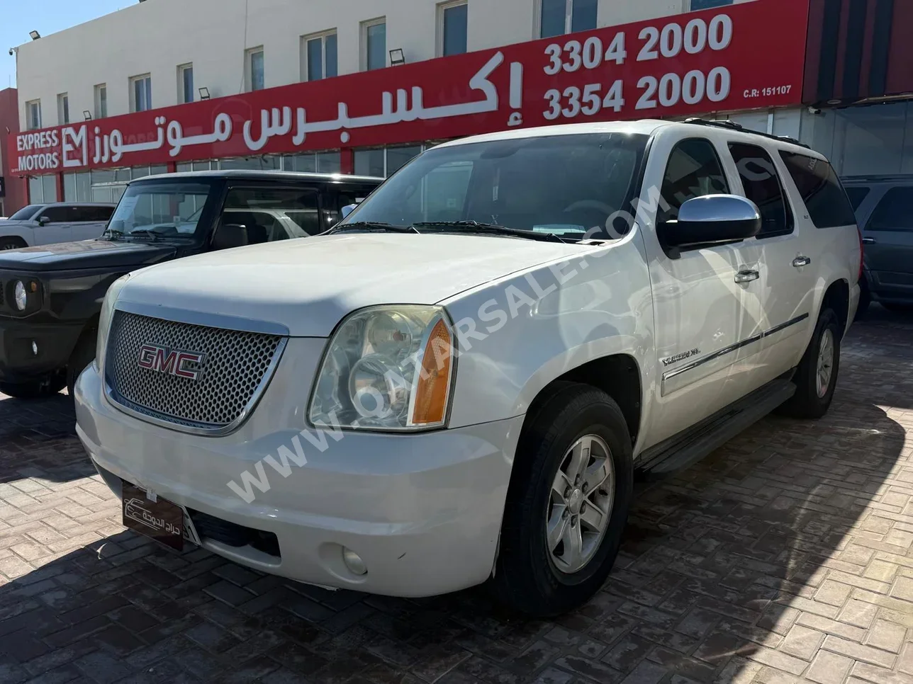 GMC  Yukon  XL SLT  2012  Automatic  268,000 Km  8 Cylinder  Four Wheel Drive (4WD)  SUV  White