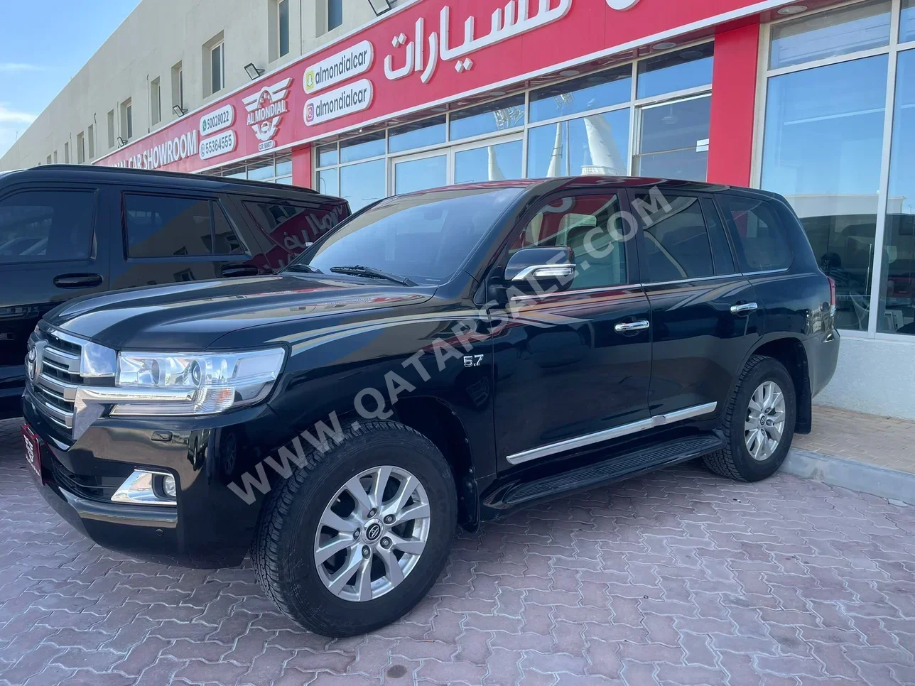 Toyota  Land Cruiser  VXR  2017  Automatic  155,000 Km  8 Cylinder  Four Wheel Drive (4WD)  SUV  Black
