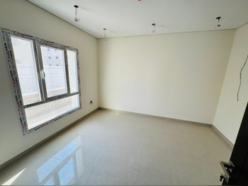 مباني ,ابراج ومجمعات - سكن عائلي  - الدوحة  - المطار القديم  للبيع