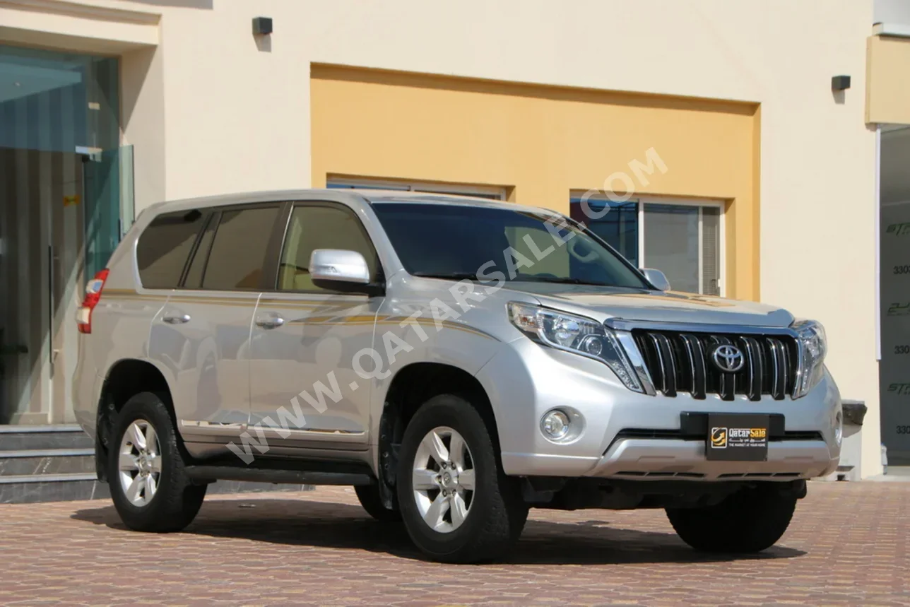 تويوتا  برادو  تي اكس ال  2017  اوتوماتيك  263,000 كم  6 سلندر  دفع رباعي  اس يو في  فضي