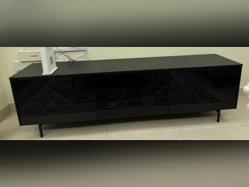 طاولة تلفاز  - أسود