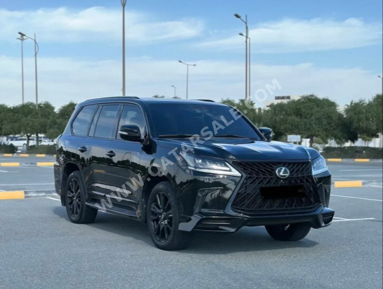 لكزس  ال اكس  570  2017  اوتوماتيك  323,000 كم  8 سلندر  دفع رباعي  اس يو في  أسود