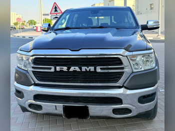 دودج  رام  1500  2020  اوتوماتيك  142,500 كم  8 سلندر  دفع رباعي  بيكب  أسود و رمادي  تحت الضمان