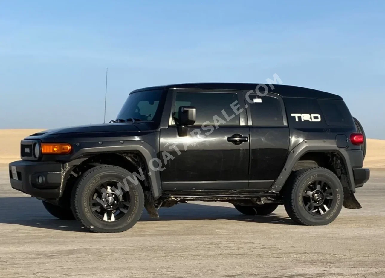 Toyota  FJ Cruiser  TRD  2015  Automatic  194,200 Km  6 Cylinder  Four Wheel Drive (4WD)  SUV  Black