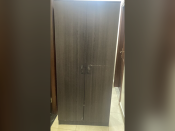 خزائن ودواليب الملابس والزينة - خزائن  - بنى