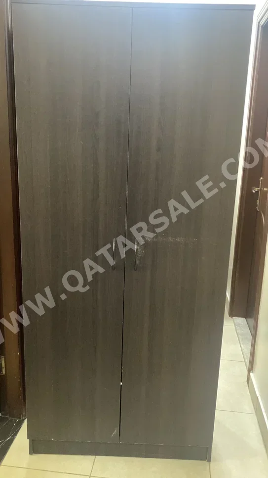 خزائن ودواليب الملابس والزينة - خزائن  - بنى