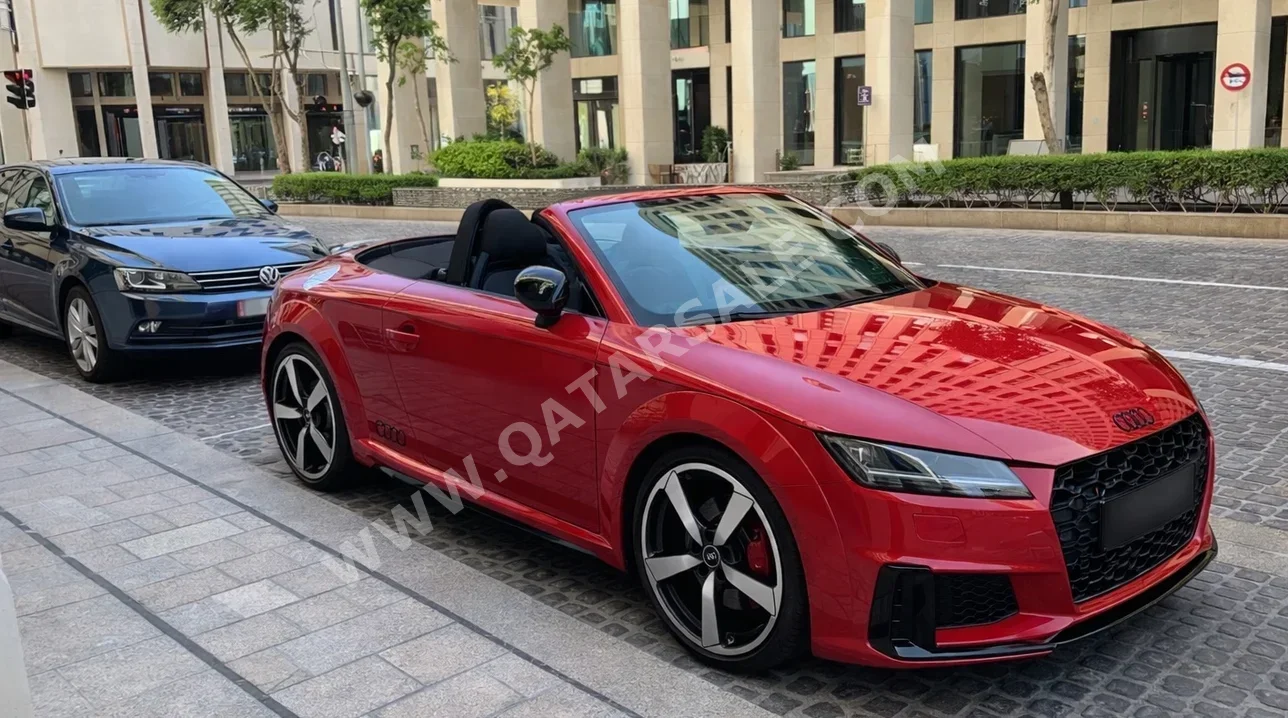 اودي  تي تي  أس  2023  اوتوماتيك  13,500 كم  4 سلندر  دفع كلي مستمر  كشف  أحمر