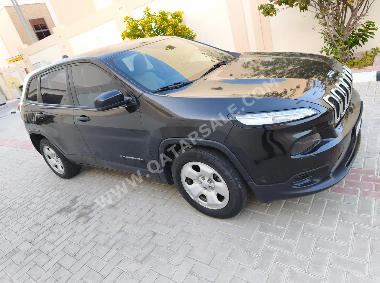 Jeep  Cherokee  Sport  2016  Automatic  73,000 Km  4 Cylinder  Front Wheel Drive (FWD)  SUV  Black  With Warranty