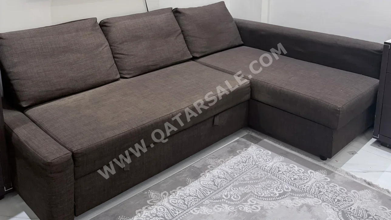 الأرائك والكنب والكراسي ايكيا  طقم كنب  - قماش  - بني