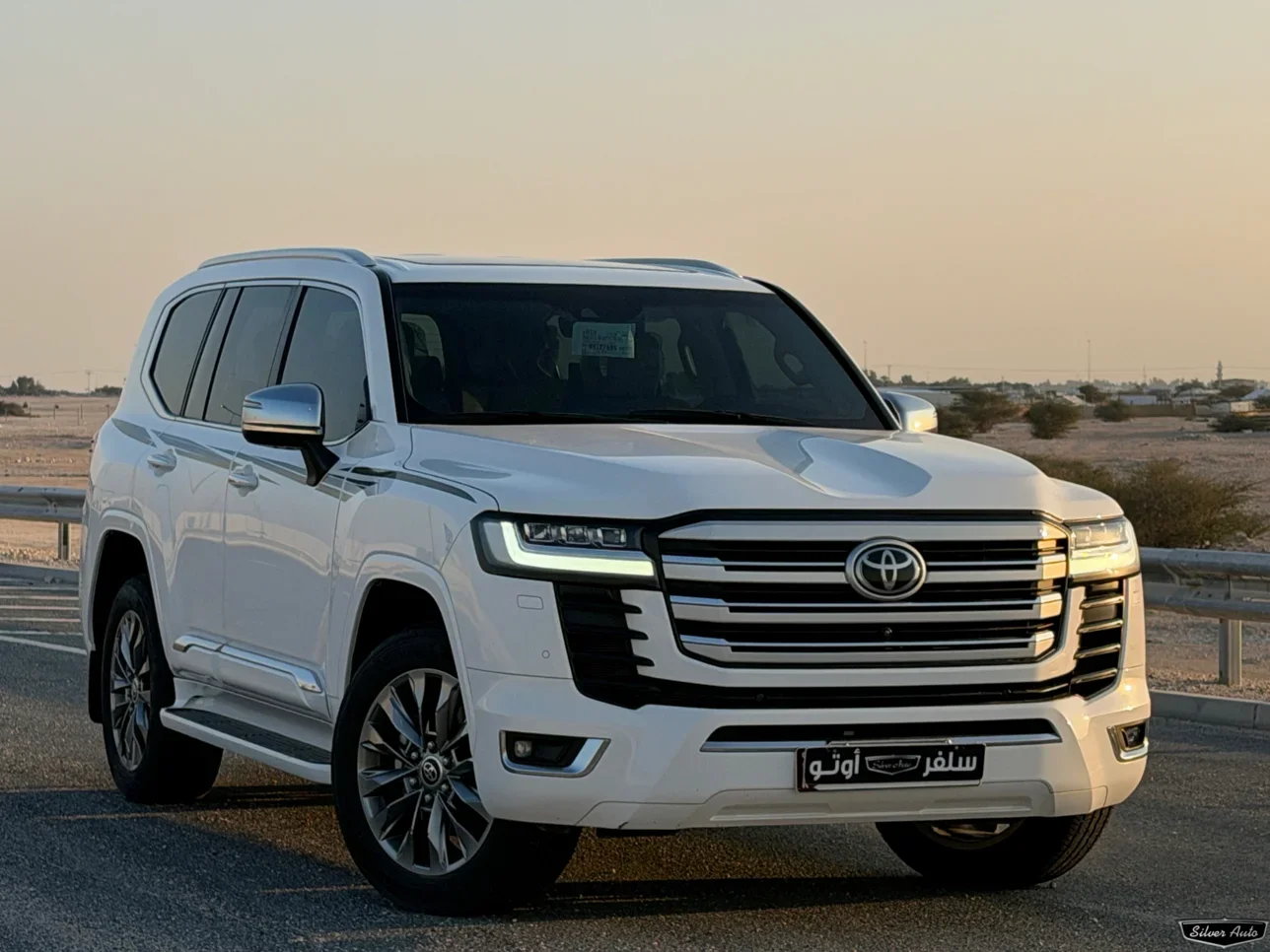 تويوتا  لاند كروزر  في اكس ار توين توربو  2024  اوتوماتيك  18,000 كم  6 سلندر  دفع رباعي  اس يو في  أبيض  تحت الضمان