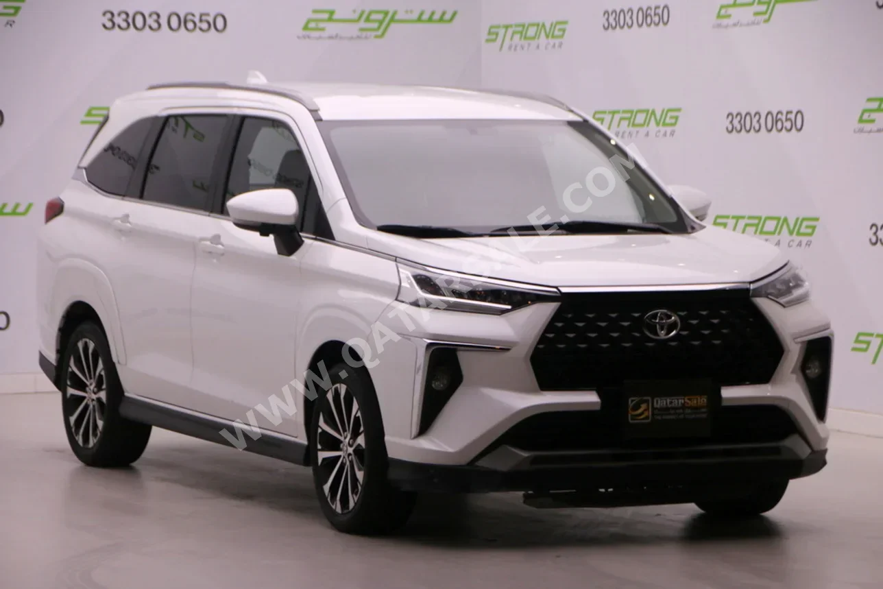 Toyota  Veloz  2024  Automatic  27,500 Km  4 Cylinder  Front Wheel Drive (FWD)  SUV  White  With Warranty