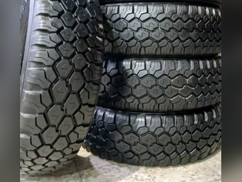 العجلات والجنوط (الرنقات) دنلوب صنع في اليابان \  شتوي  تشمل الرنق  112 ميليمتر  17"