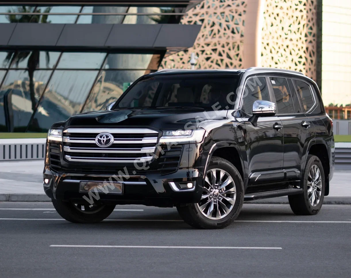 تويوتا  لاند كروزر  في اكس توين توربو  2023  اوتوماتيك  60,000 كم  6 سلندر  دفع رباعي  اس يو في  أسود  تحت الضمان