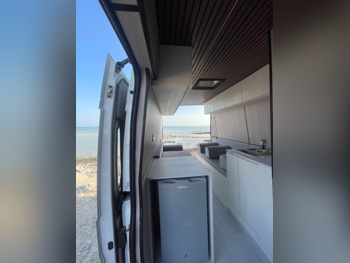 كرفان - 2022  - أبيض  -صنع في قطر  - 48,000 كم