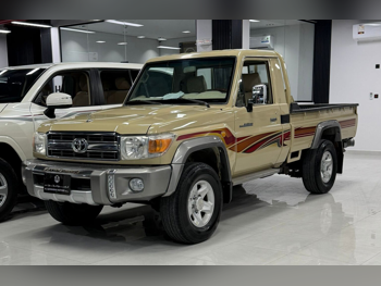 Toyota  Land Cruiser  LX  2012  Manual  280,000 Km  6 Cylinder  Four Wheel Drive (4WD)  Pick Up  Beige