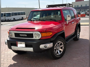Toyota  FJ Cruiser  2015  Automatic  277,000 Km  6 Cylinder  Four Wheel Drive (4WD)  SUV  Red
