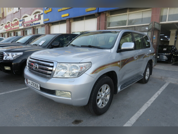 تويوتا  لاند كروزر  جي اكس ار  2010  اوتوماتيك  430,000 كم  8 سلندر  دفع رباعي  اس يو في  فضي