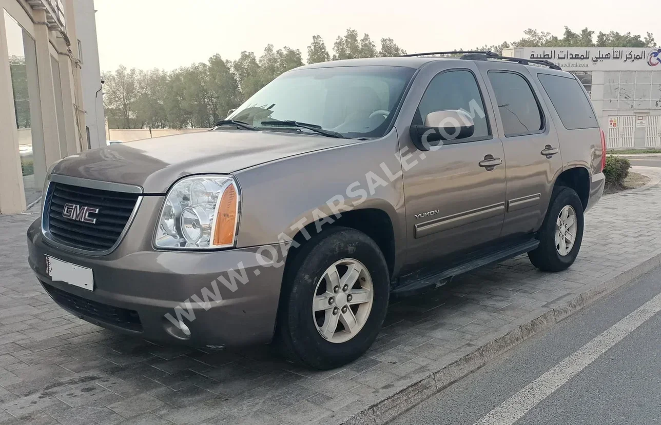 GMC  Yukon  Elevation  2012  Automatic  330,000 Km  8 Cylinder  Four Wheel Drive (4WD)  SUV  Gold