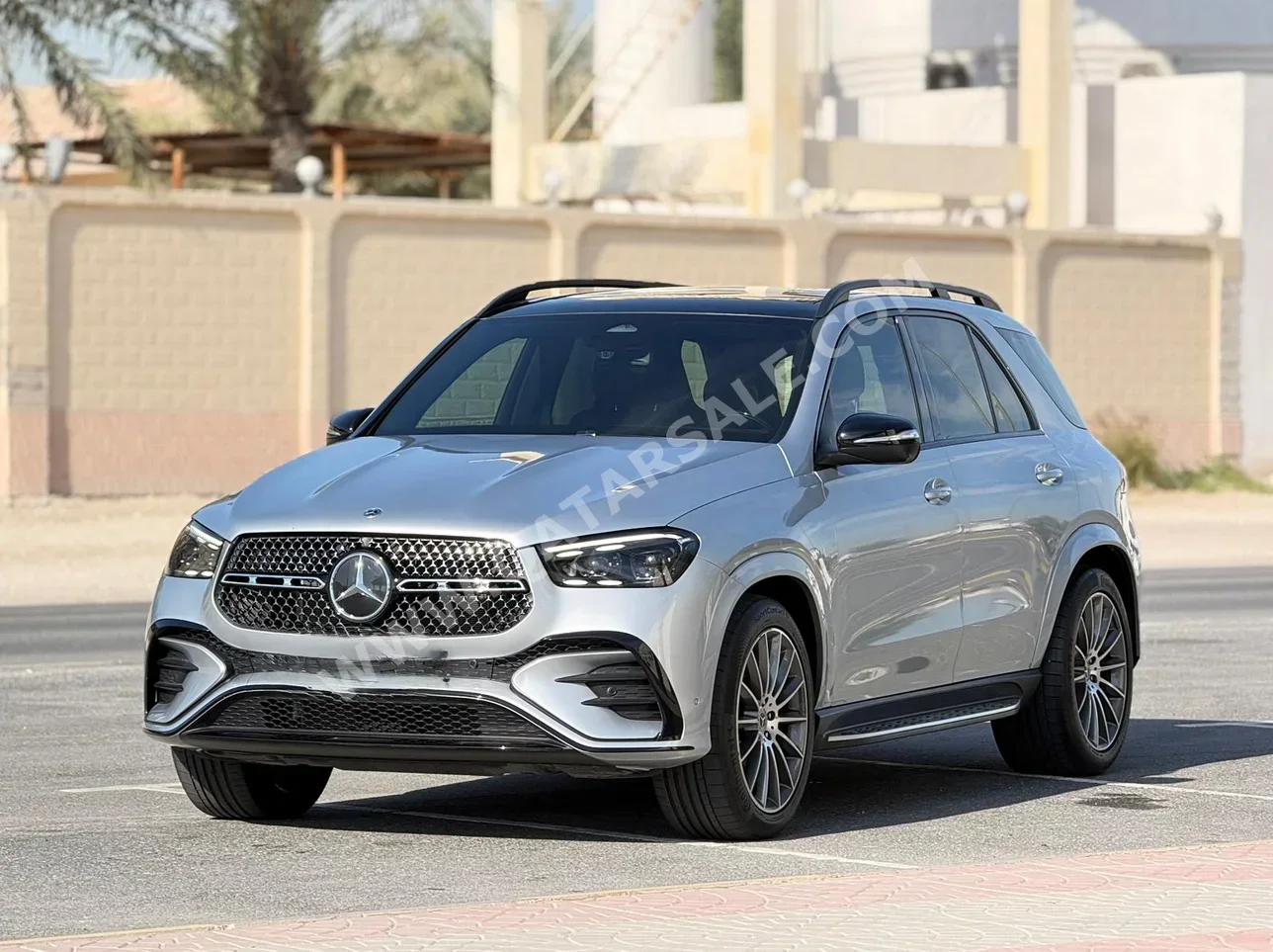 مرسيدس - بنز  جي ال اي  450  2024  اوتوماتيك  21,000 كم  6 سلندر  دفع رباعي  اس يو في  فضي  تحت الضمان