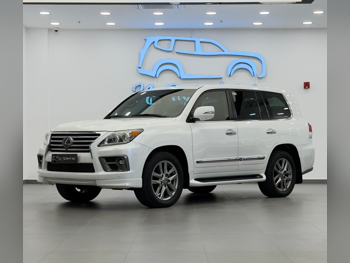 Lexus  LX  570 S  2015  Automatic  84,000 Km  8 Cylinder  Four Wheel Drive (4WD)  SUV  White