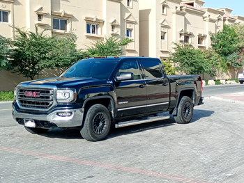 جي ام سي  سييرا  اس ال اي  2016  اوتوماتيك  360,000 كم  8 سلندر  دفع رباعي  بيكب  أسود