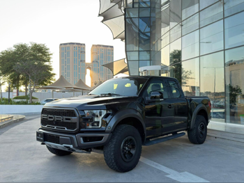 فورد  رابتر  2018  اوتوماتيك  86,000 كم  6 سلندر  دفع رباعي  بيكب  أسود