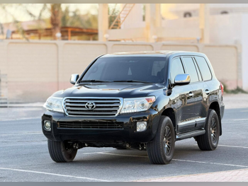 Toyota  Land Cruiser  GXR  2010  Automatic  335,000 Km  6 Cylinder  Four Wheel Drive (4WD)  SUV  Black