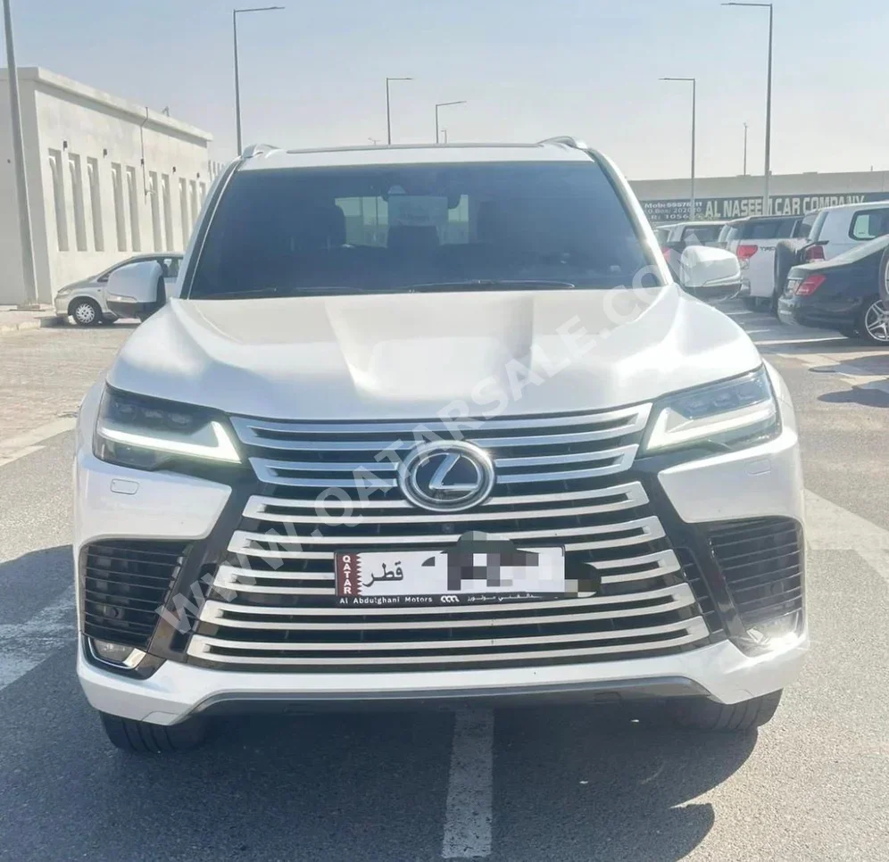 Lexus  LX  600 Luxury  2024  Automatic  44,000 Km  6 Cylinder  Four Wheel Drive (4WD)  SUV  White  With Warranty