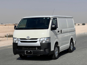 Toyota  Hiace  2023  Manual  13,950 Km  4 Cylinder  Rear Wheel Drive (RWD)  Van / Bus  Black  With Warranty