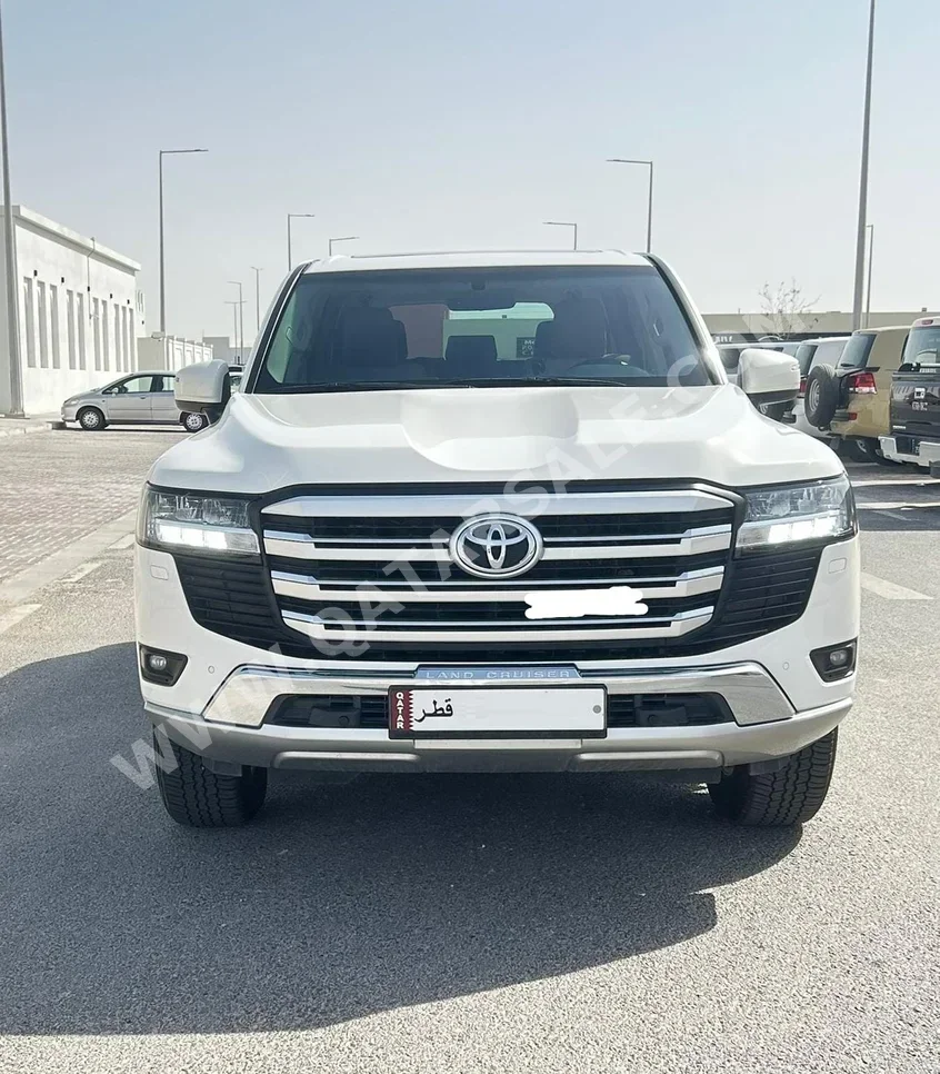 تويوتا  لاند كروزر  جي اكس ار توين توربو  2022  اوتوماتيك  85,000 كم  6 سلندر  دفع رباعي  اس يو في  أبيض