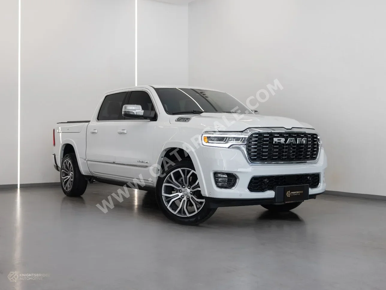 دودج  رام  تنكستين  2025  اوتوماتيك  8,000 كم  6 سلندر  دفع رباعي  بيكب  أبيض  تحت الضمان