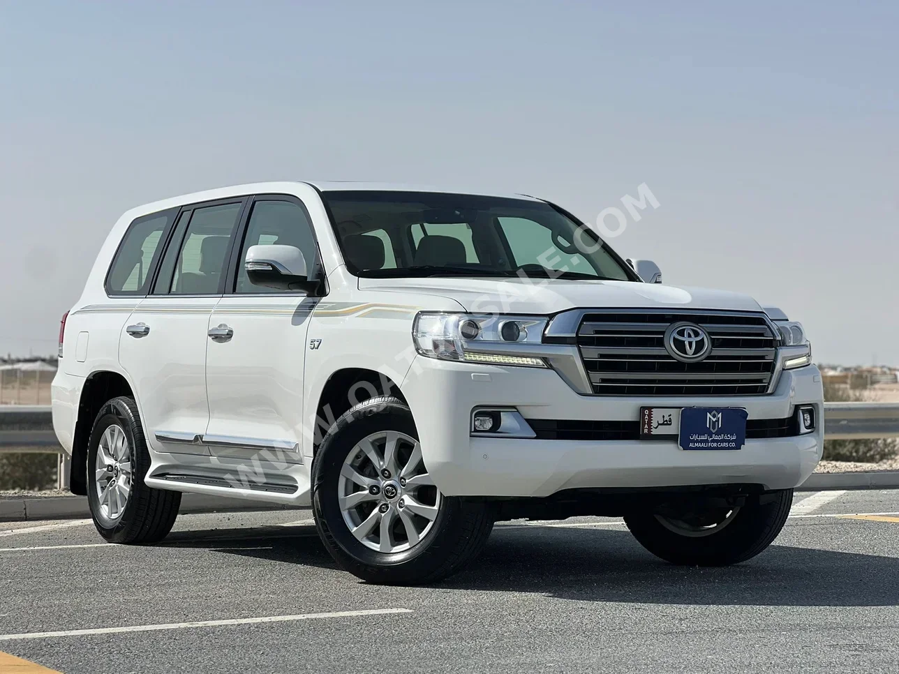 Toyota  Land Cruiser  VXR  2019  Automatic  289,000 Km  8 Cylinder  Four Wheel Drive (4WD)  SUV  White