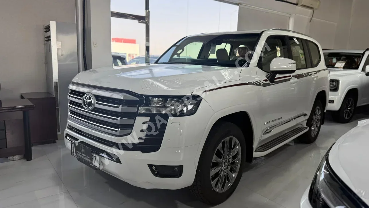 تويوتا  لاند كروزر  جي اكس ار  2025  اوتوماتيك  0 كم  6 سلندر  دفع رباعي  اس يو في  أبيض  تحت الضمان
