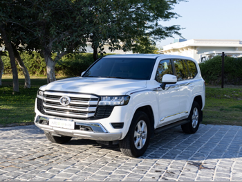 تويوتا  لاند كروزر  جي اكس ار  2024  اوتوماتيك  17,700 كم  6 سلندر  دفع رباعي  اس يو في  أبيض  تحت الضمان