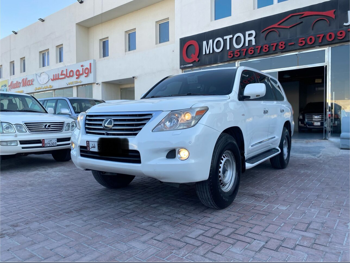 Lexus  LX  570  2011  Automatic  323,000 Km  8 Cylinder  Four Wheel Drive (4WD)  SUV  White